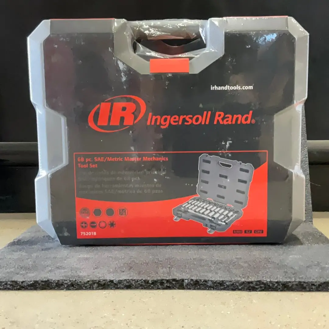Ingersoll Rand 68 Piece Sae/Metric Master Mechanics Tool Set 1