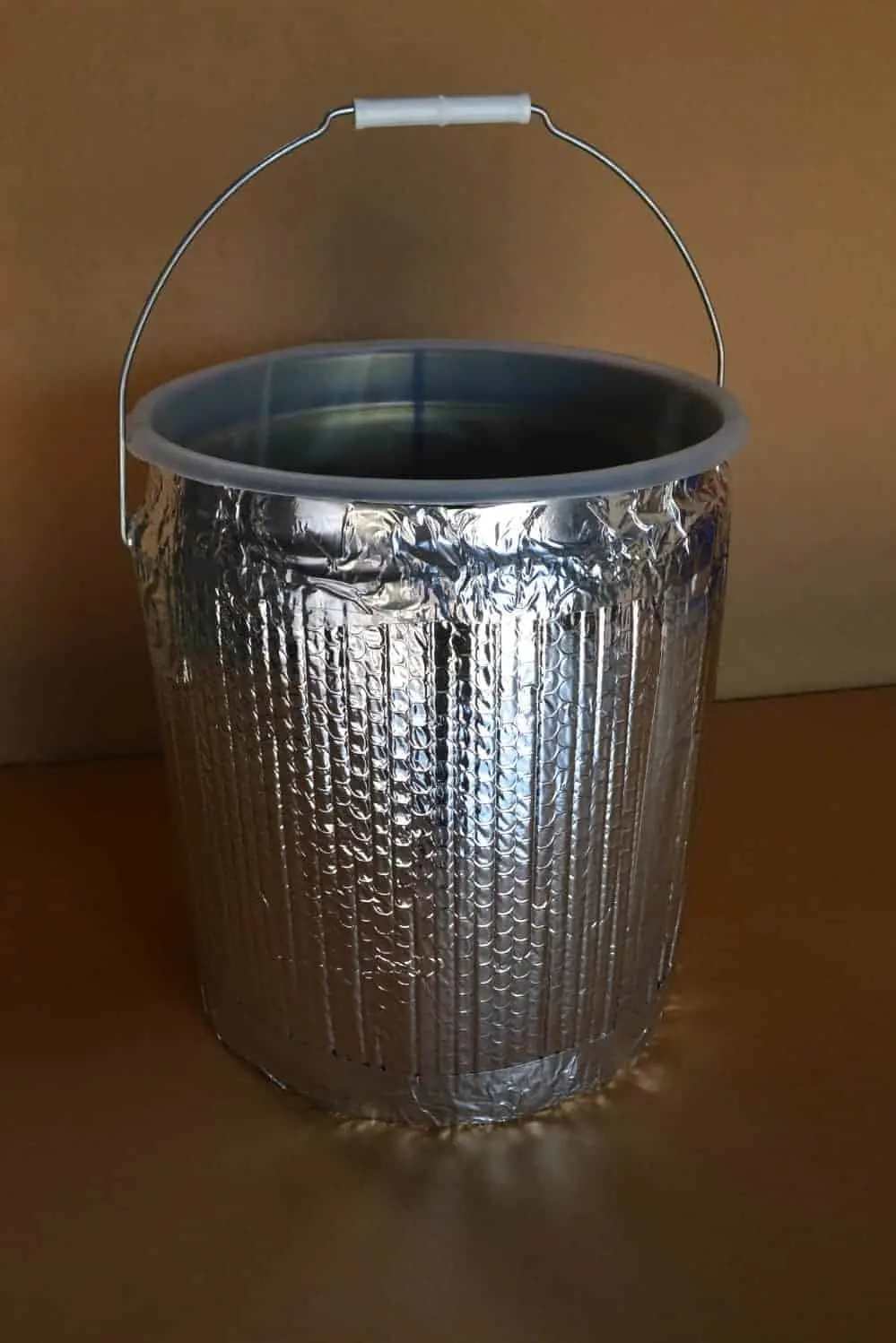 Insulated 5 Gallon Metal Container W/ Liner 1