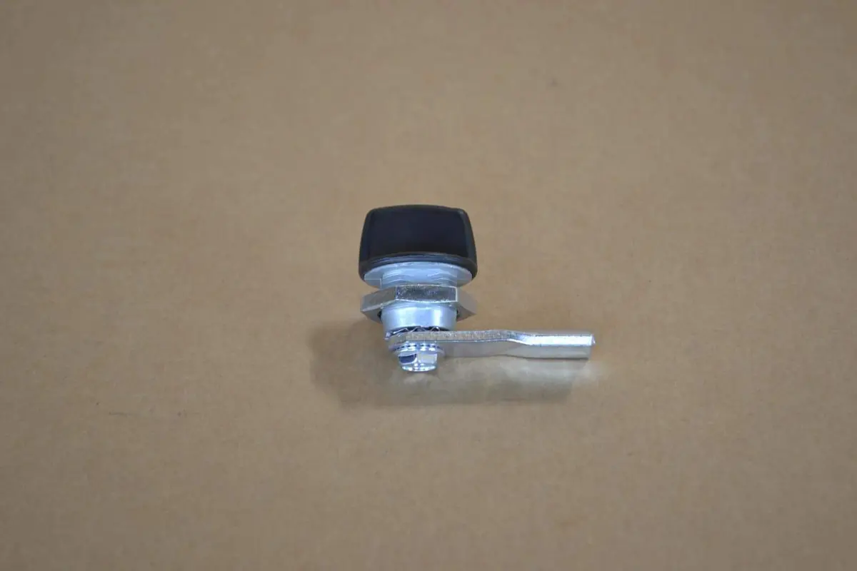 Door Lock (E300a, Next30, 9830, & Recyclers) Models After 7/2003 1