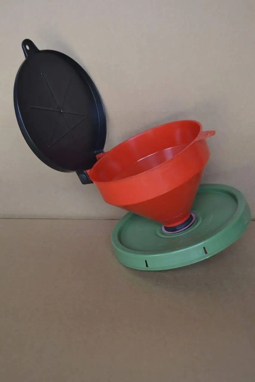 H2o Dry™ Funnel W/Lid 1