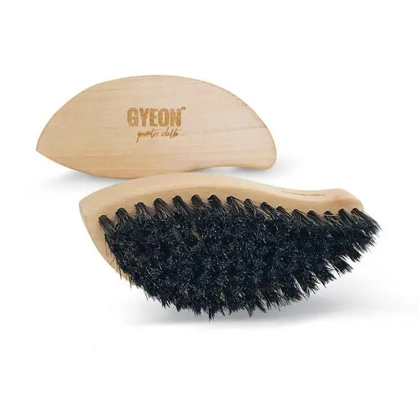 Gyeon Q²m Leather Horse Hair Brush 1