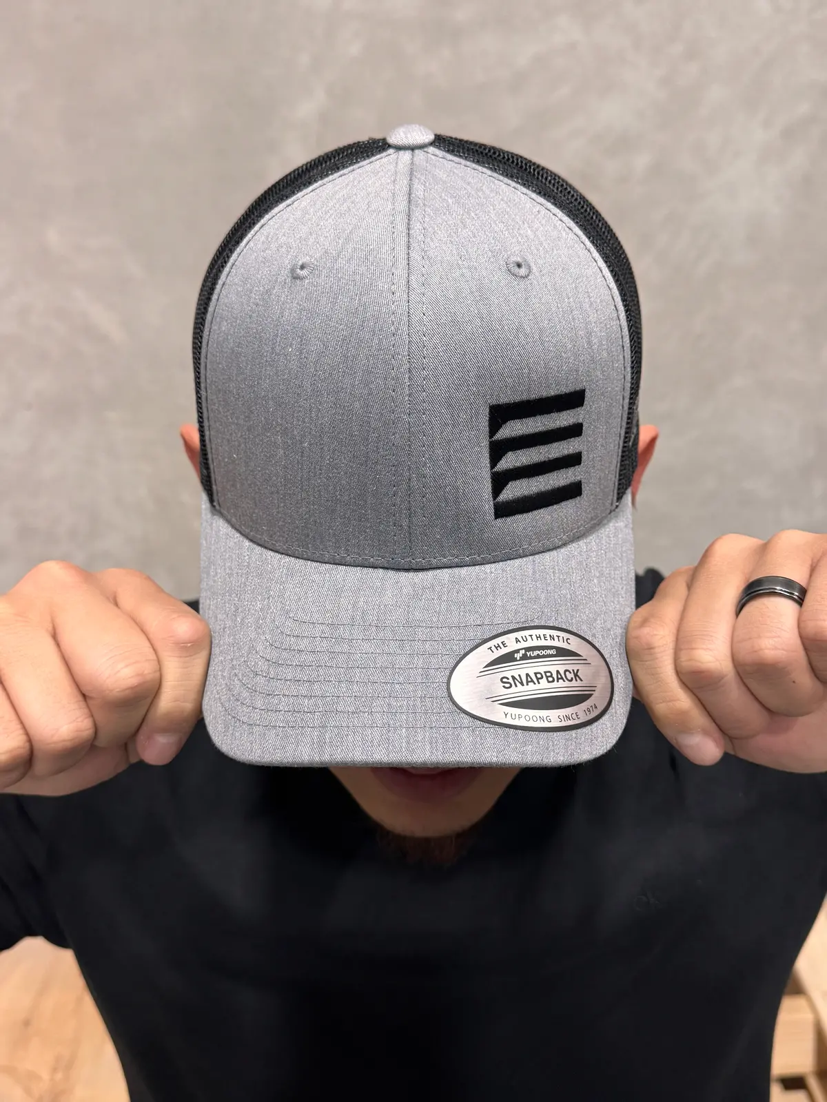 Toc Supplies Classic Snapback Trucker, Gray/Black 1