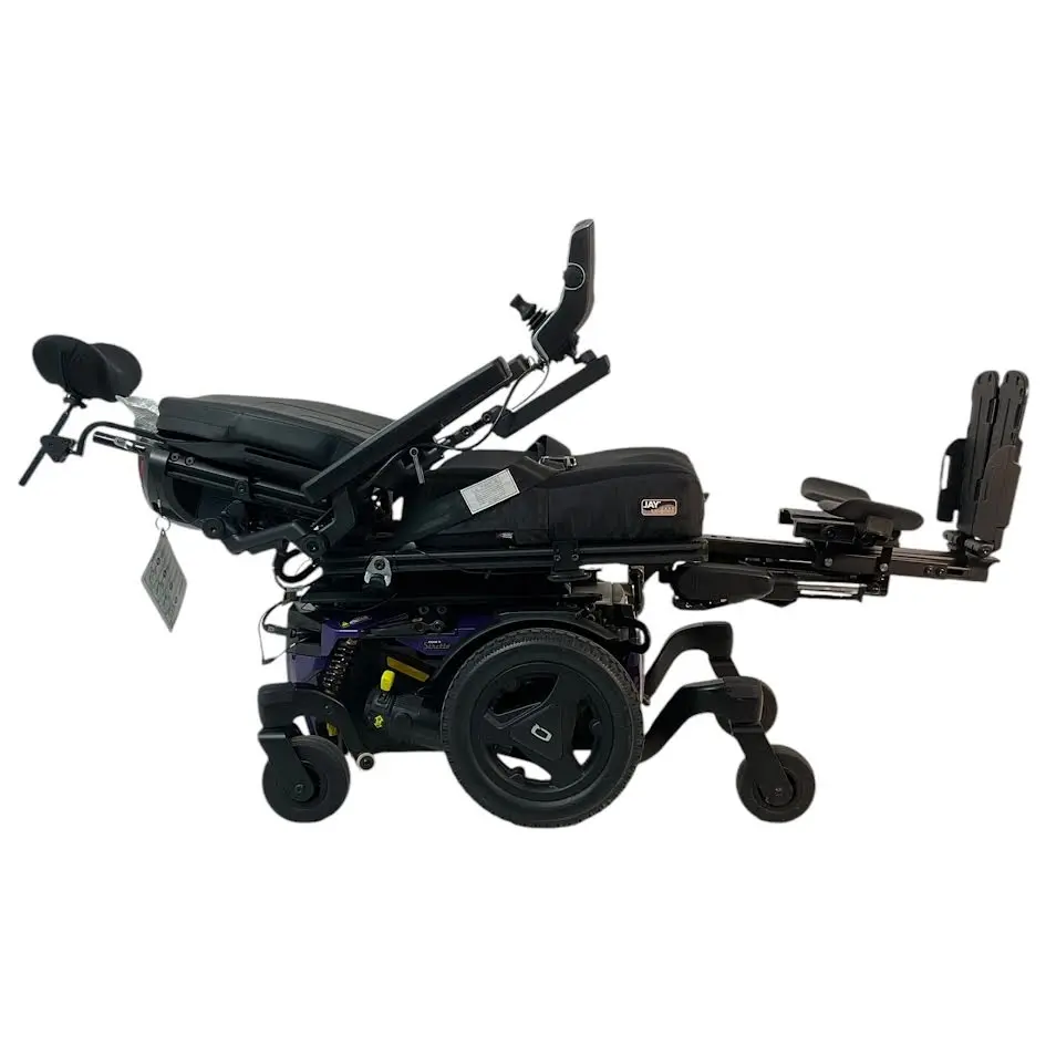 2021 Pride Mobility Quantum Q6 Edge 3 Stretto Power Chair | 18 X 18 In Seat | Only 28 Miles! 1
