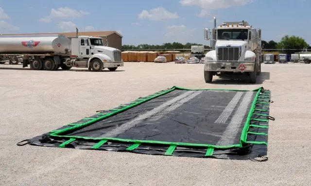 Ultratech Ultra-Containment Berm® - Rapid Rise Model - Pvc 1