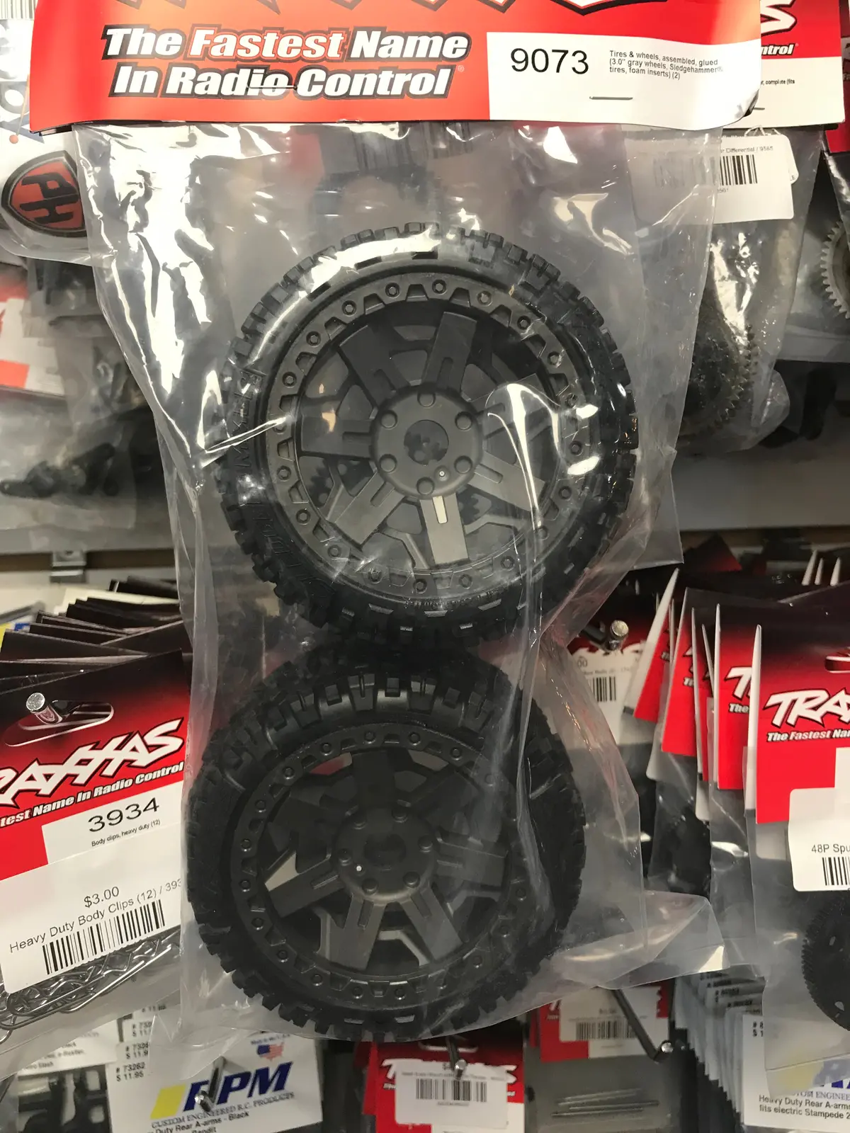 T&W 3.0 Gray Whl/Sldghmmr Tire 1